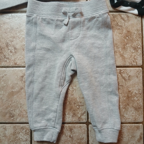 #0367 Babys 3pc. Bundle Set Size 12M Pre-owned with normal wear. - Picture 2 of 12